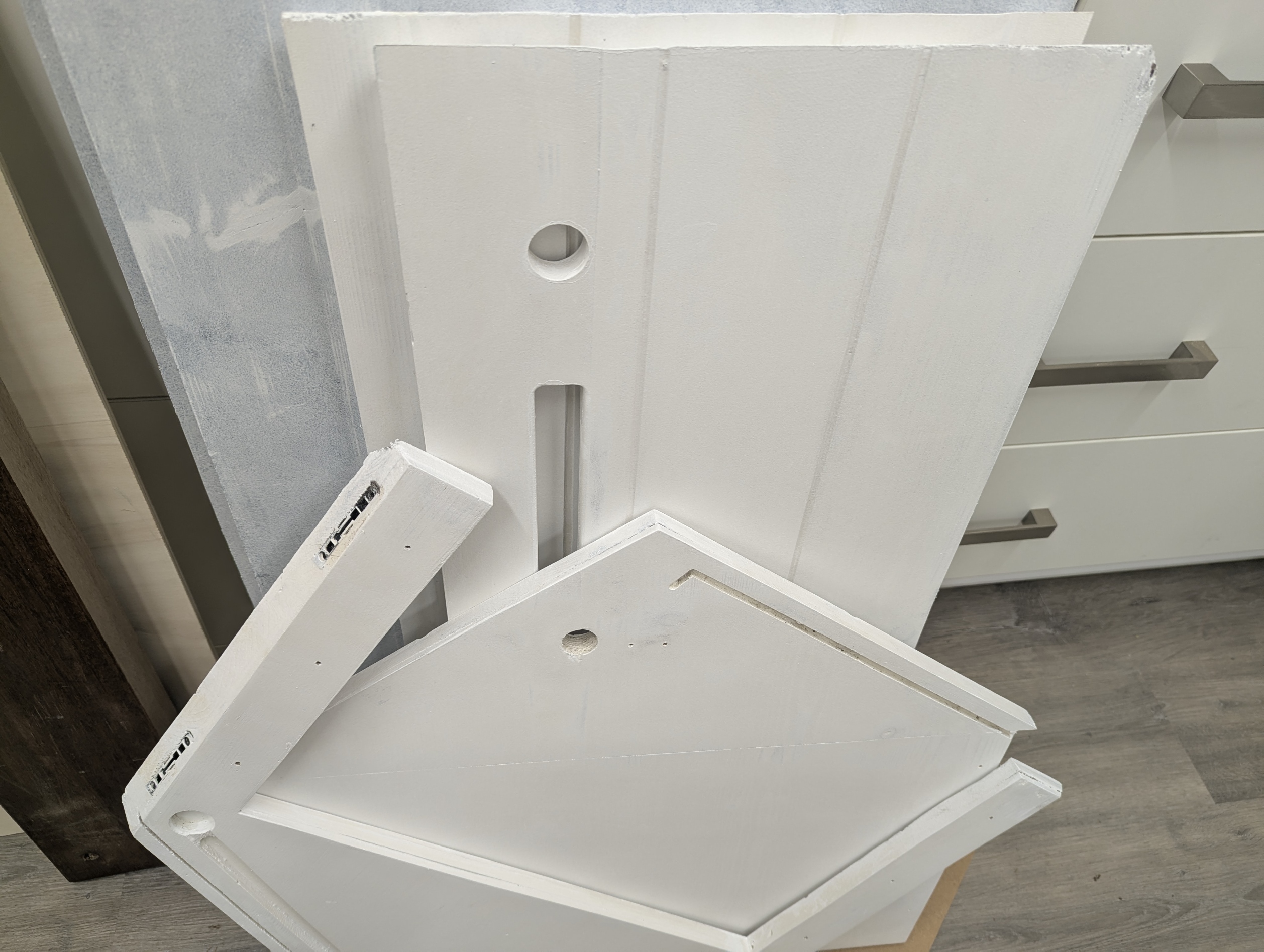 grundierte Teile Rasenroboter Garage