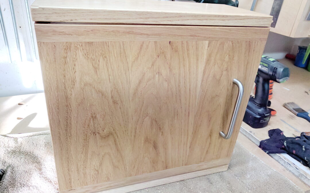 Eichenschrank für die Fräser
