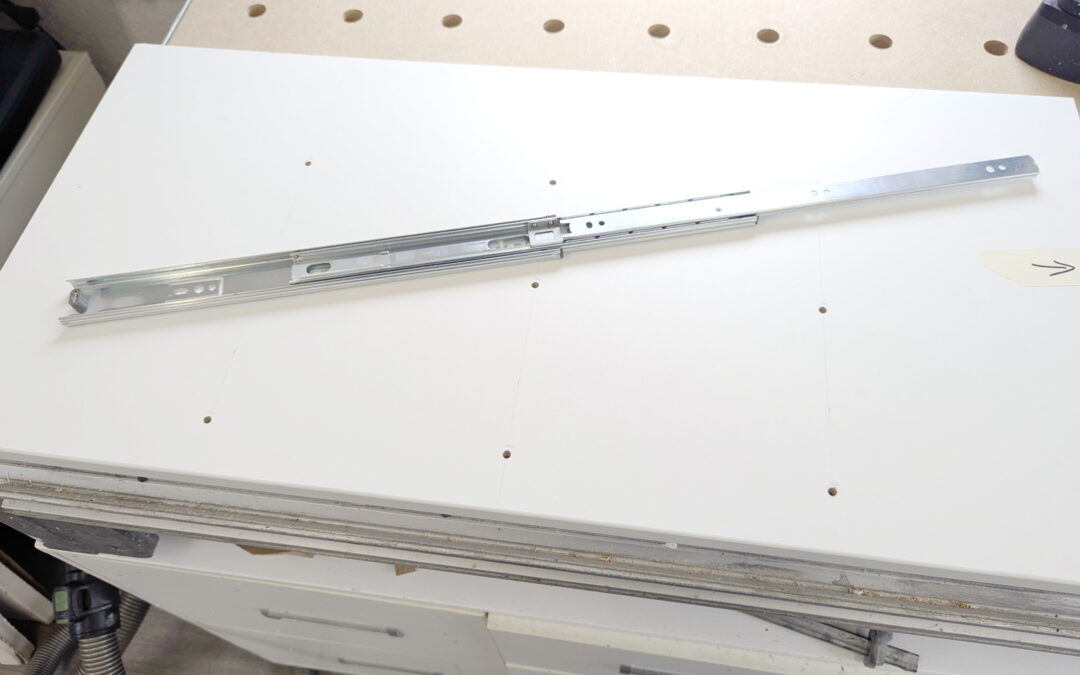 Schrank für den Makita-Dickenhobel