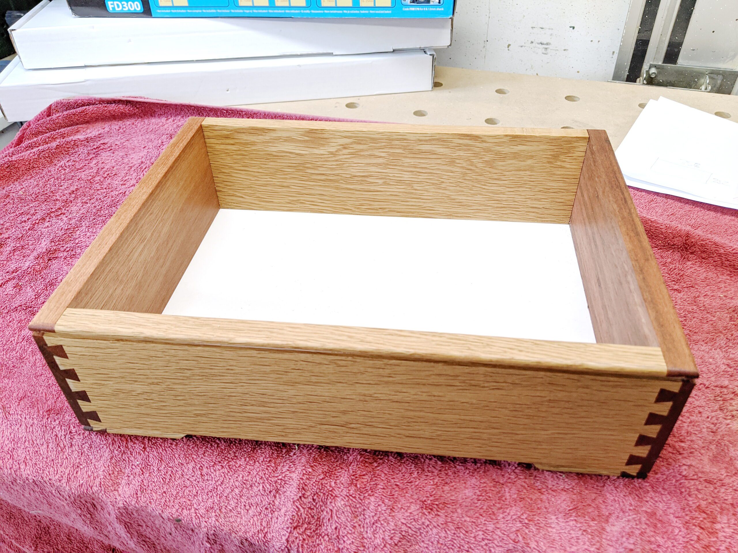 Kästchen Zinkenfräsgerät