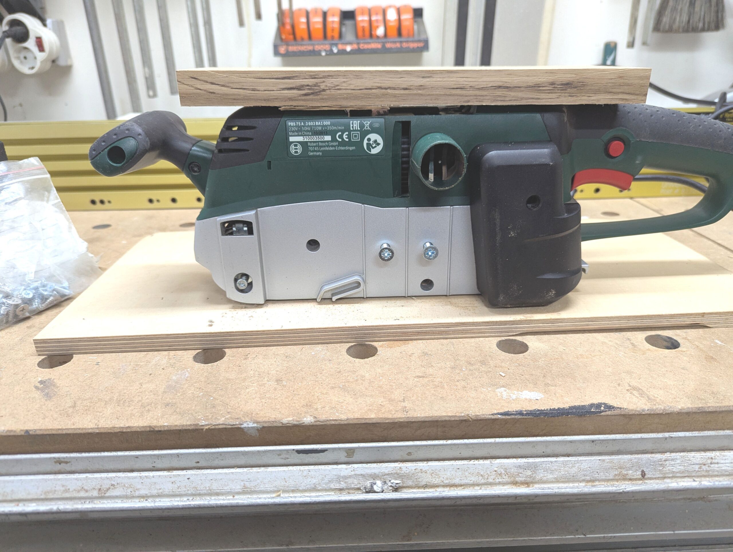 Bandschleifer-Station