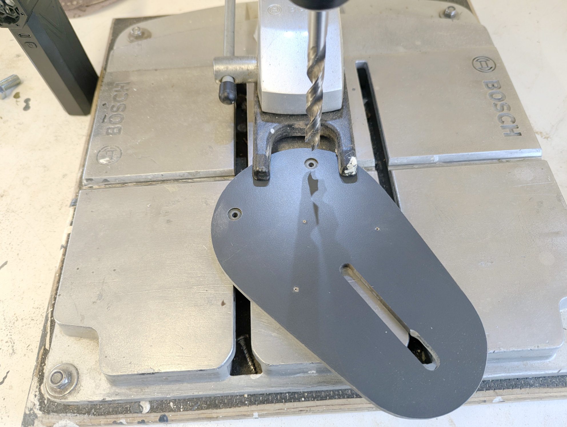 Bohren Kantenfräsgerät beim KA 65