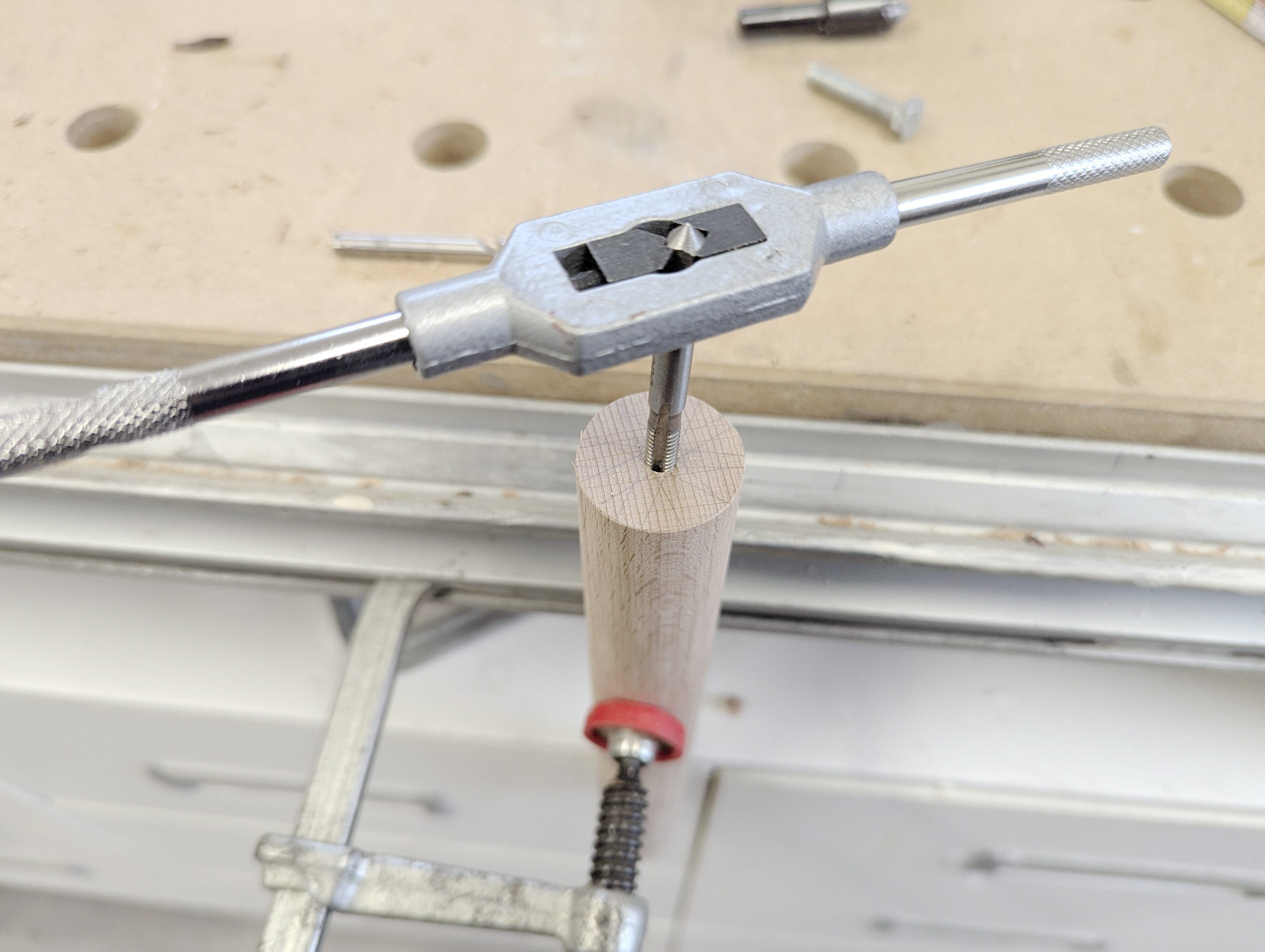 Gewindeschneiden Eckenfräsgerät beim KA 65