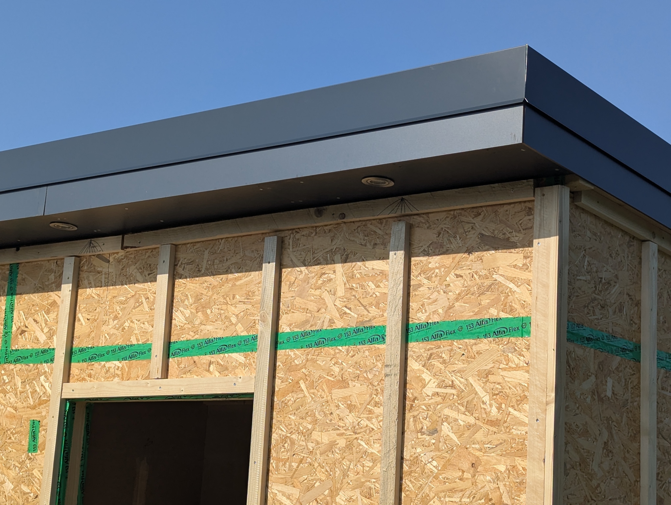 Ortgang-vorn neue Werkstatt - Dach decken