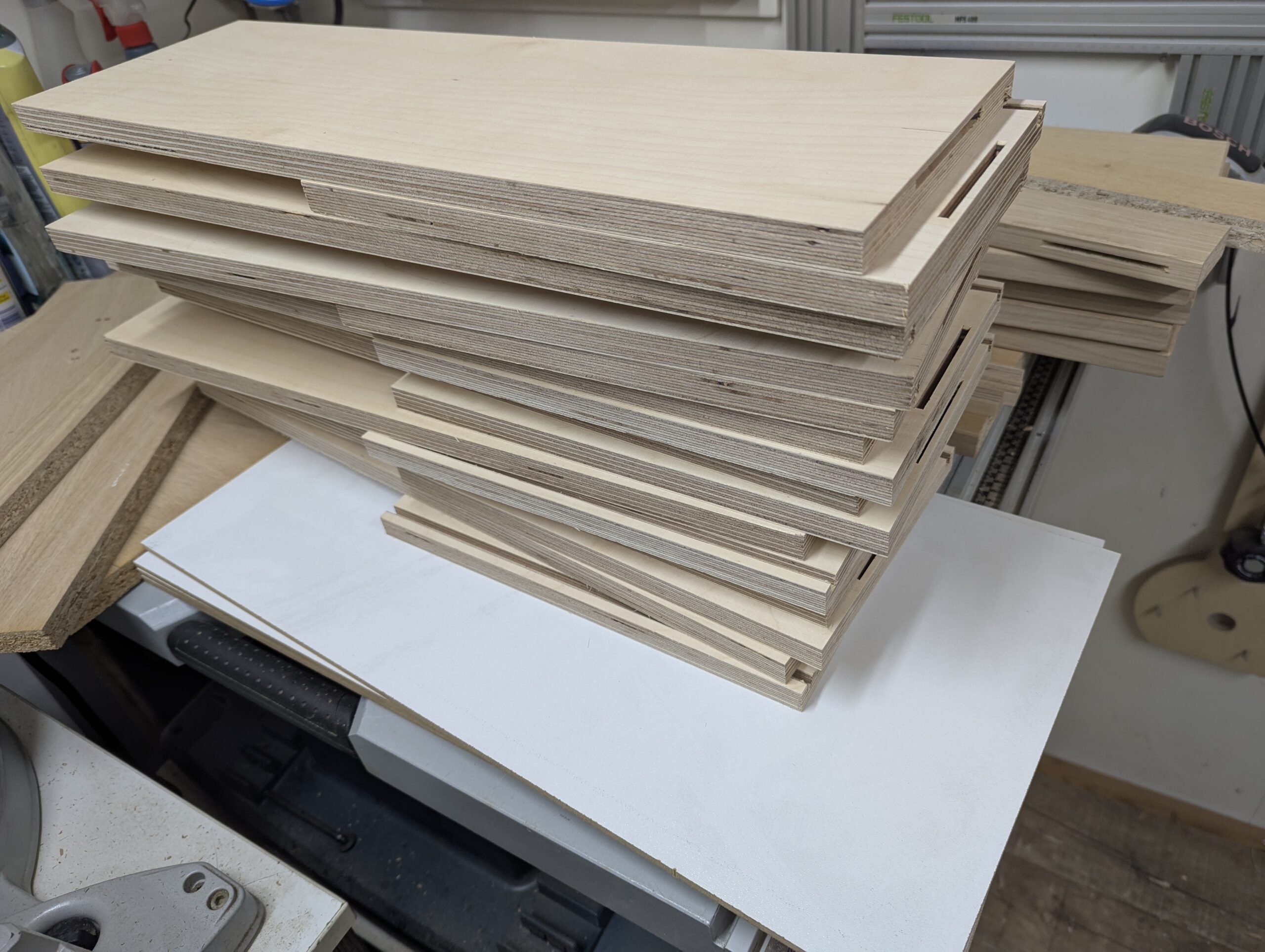 Rohteile - Schrank mit 4 Schubladen