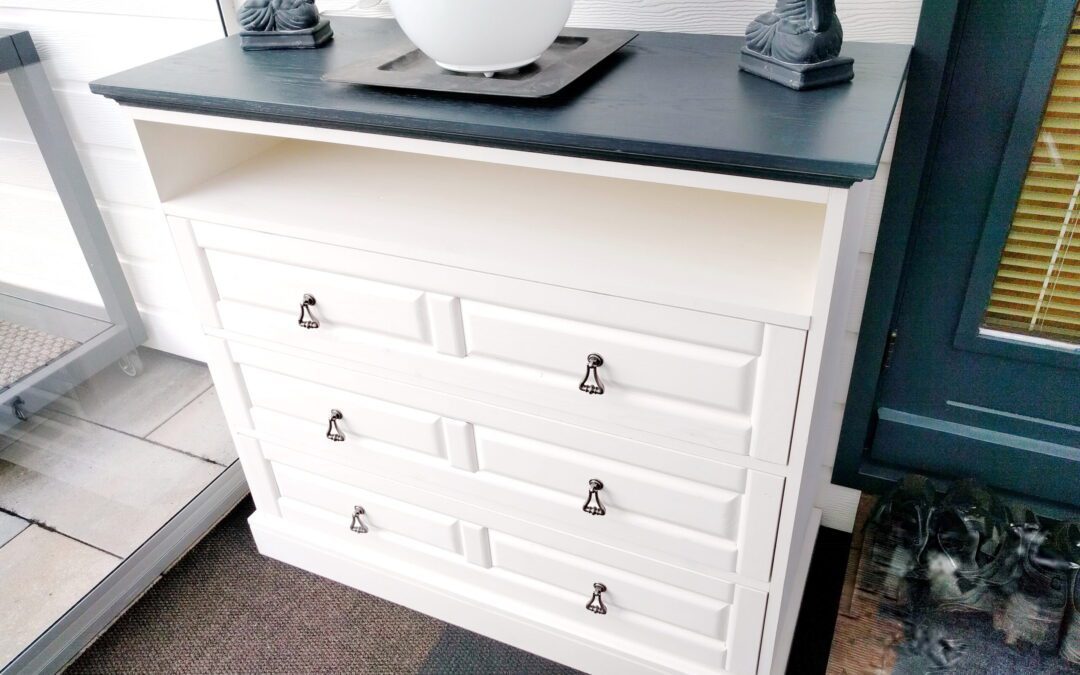 Schrank im Landhausstil