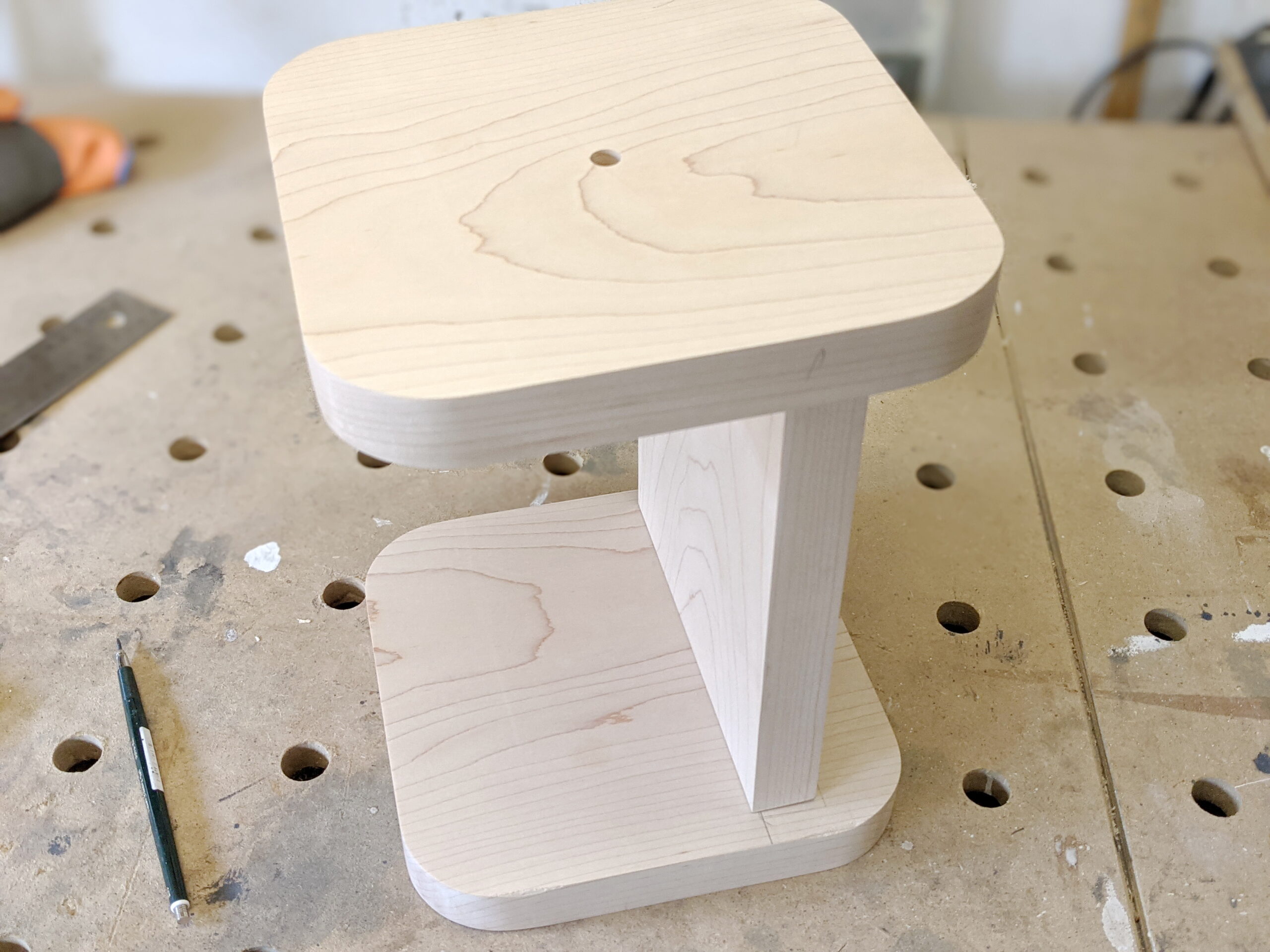 Test Tischlampe mit Ahornständer