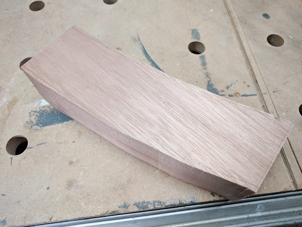 Bogen geschnitten Gartenbank