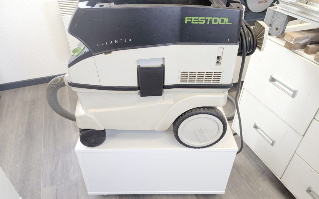 Unterschrank für Staubsauger – einfach & schnell!