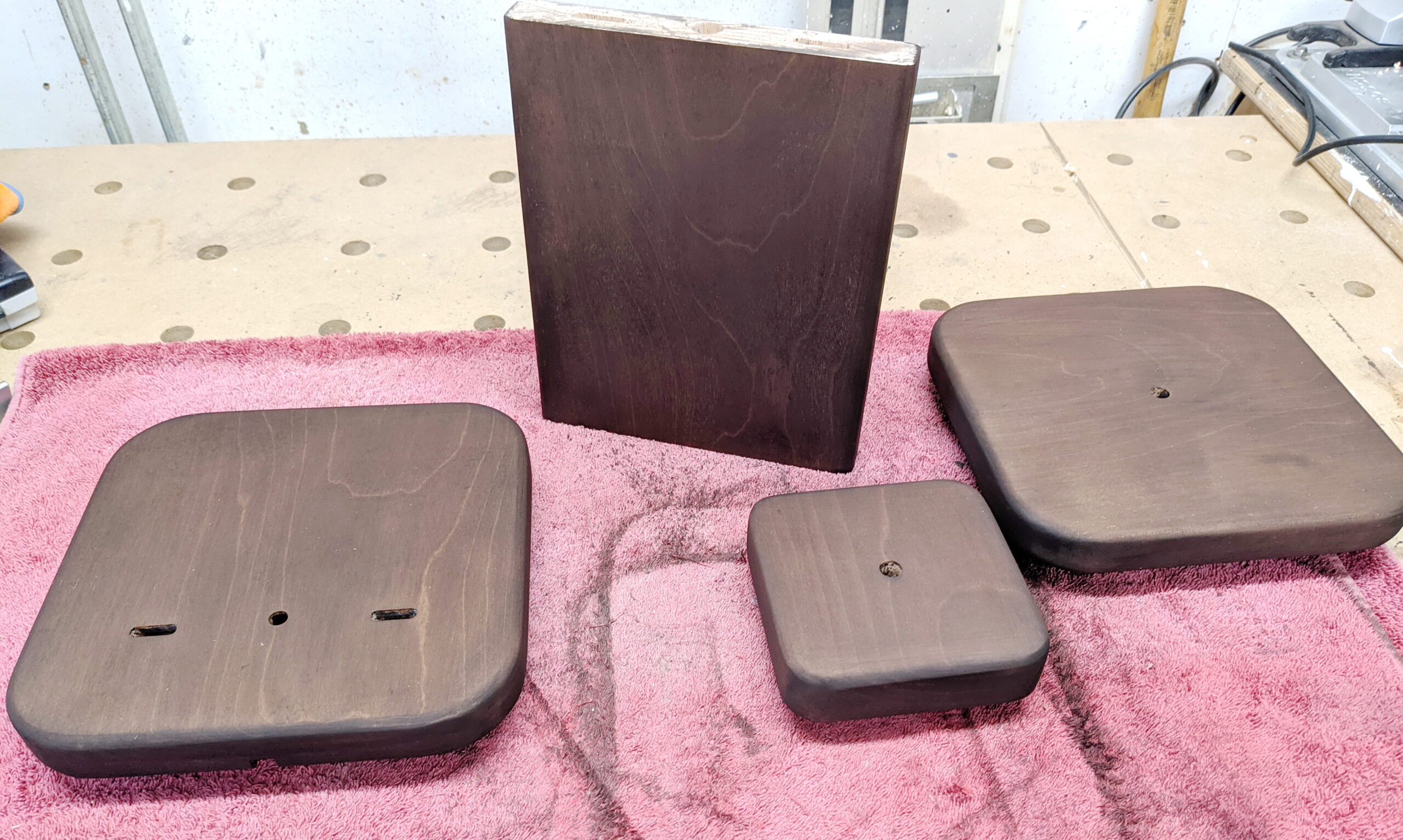 gebeizte Teile Tischlampe mit Ahornständer