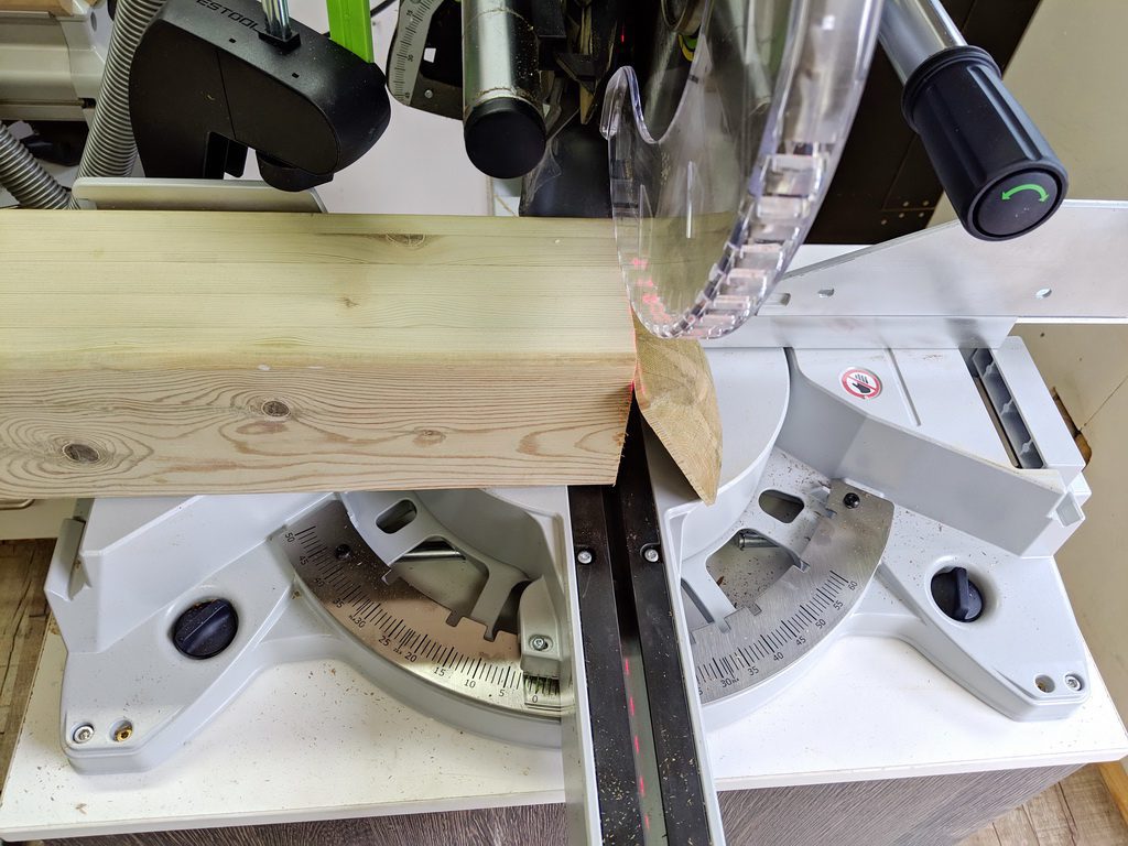 ablängen des Balkens Steckdosensäule