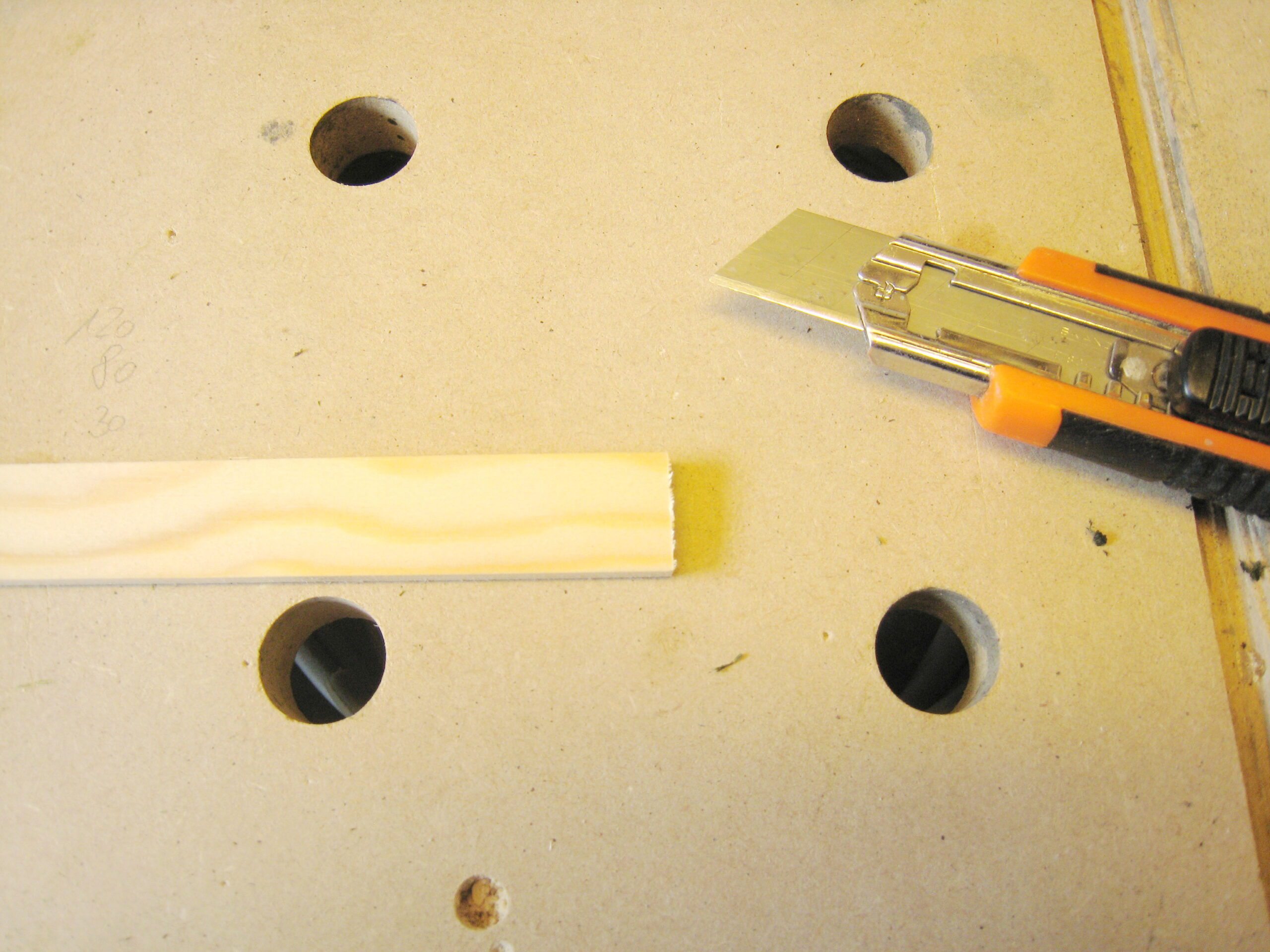 Kerbe schneiden Drachen bauen