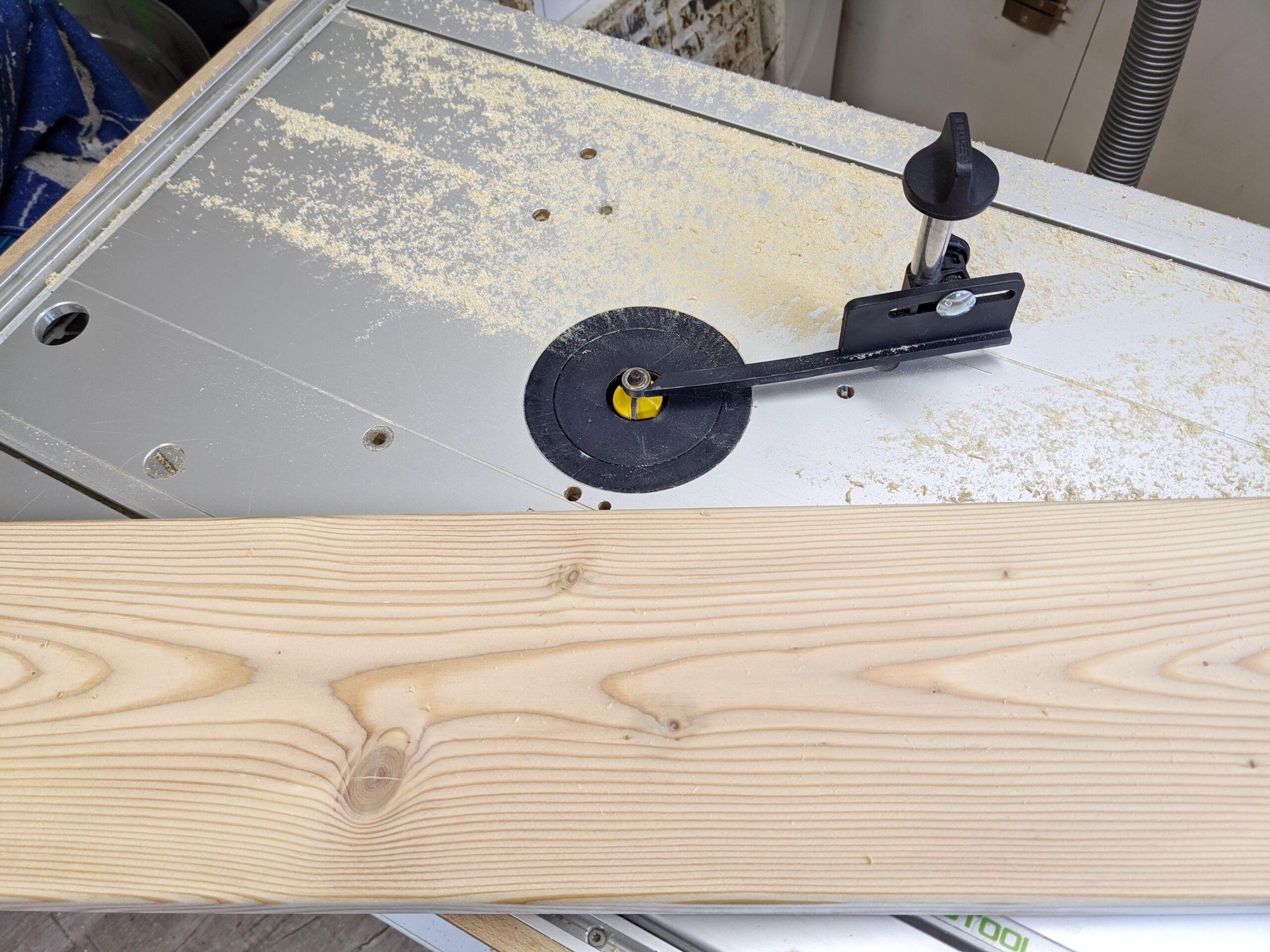 Kanten fräsen Arbeitstisch