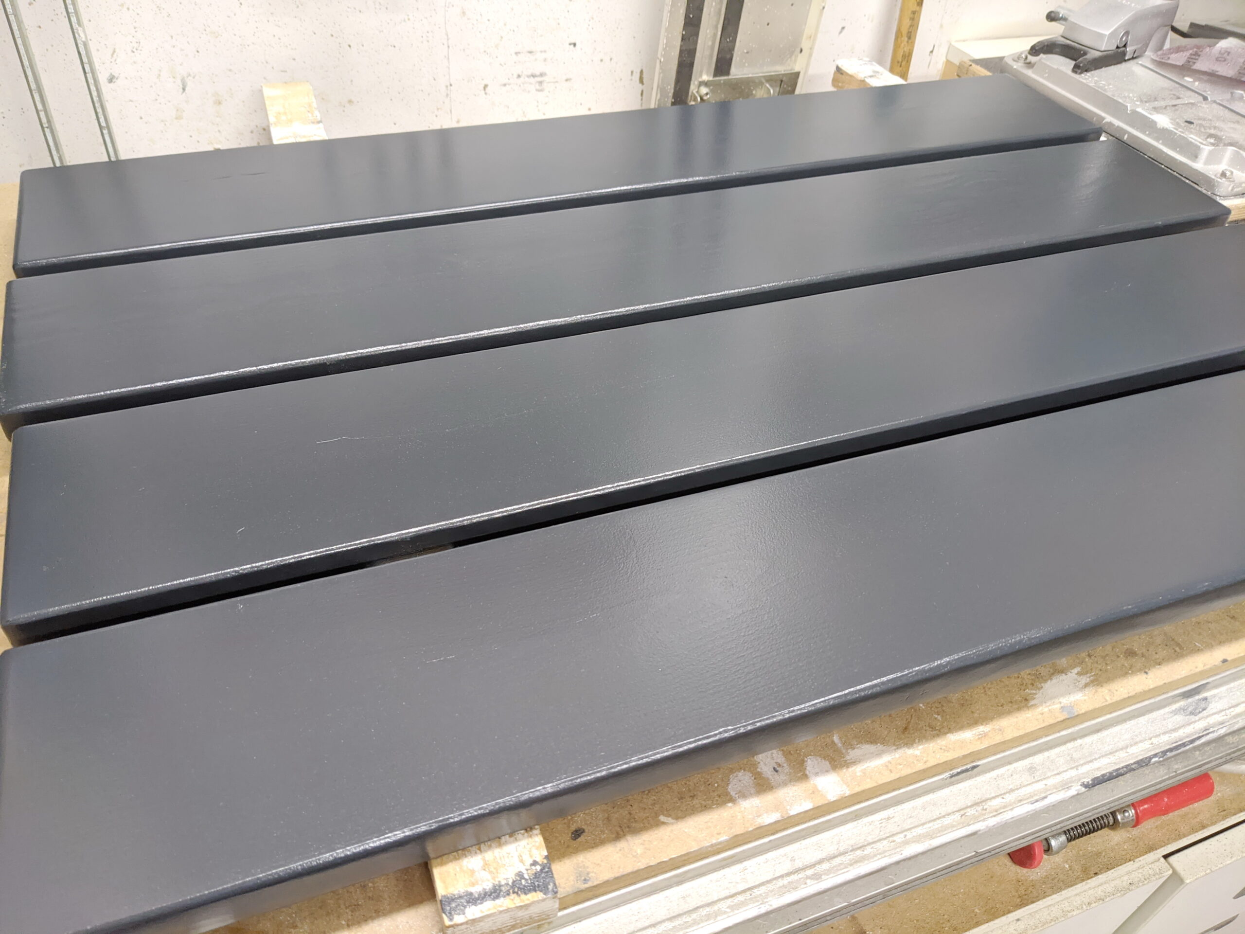 Platte lackieren Arbeitstisch