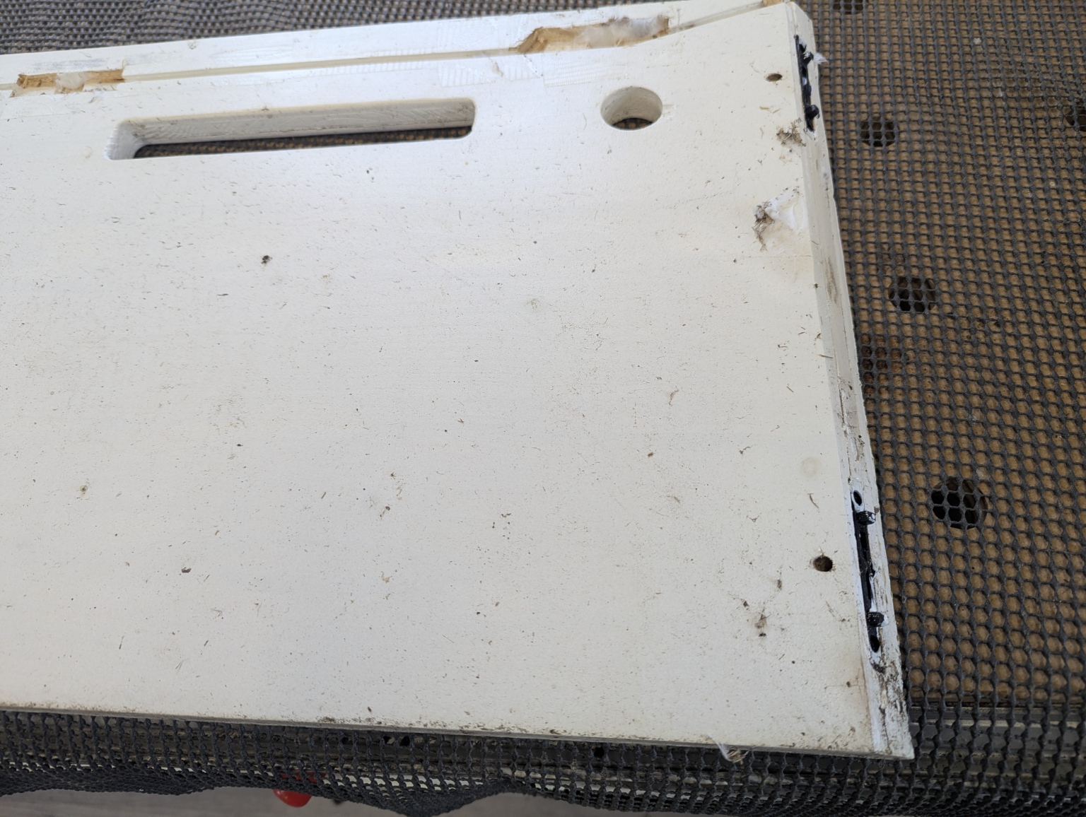 Restaurierung-Seitenwand Garage für den Rasenroboter - Restauration