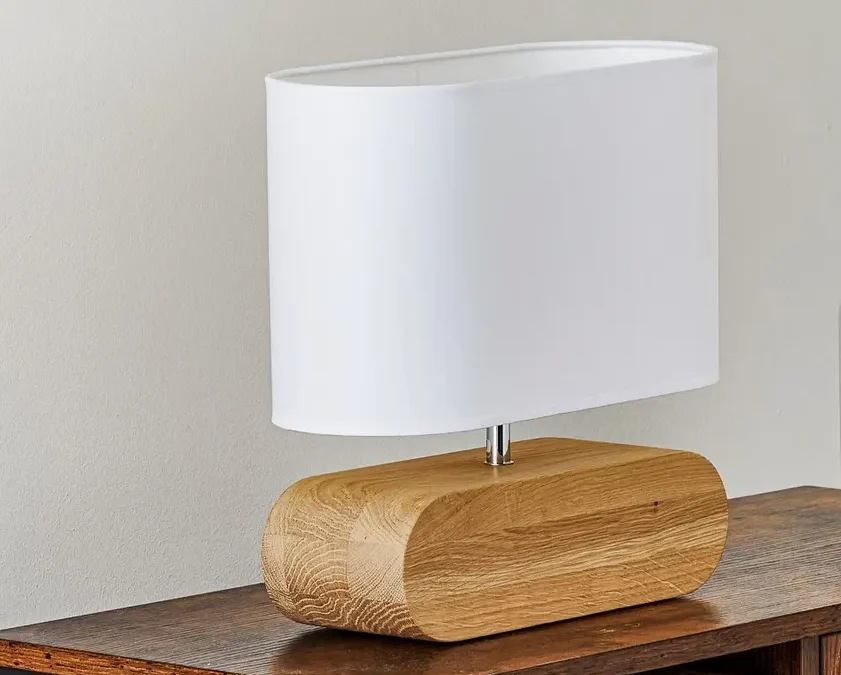 So baust du eine Tischlampe aus Eiche selbst