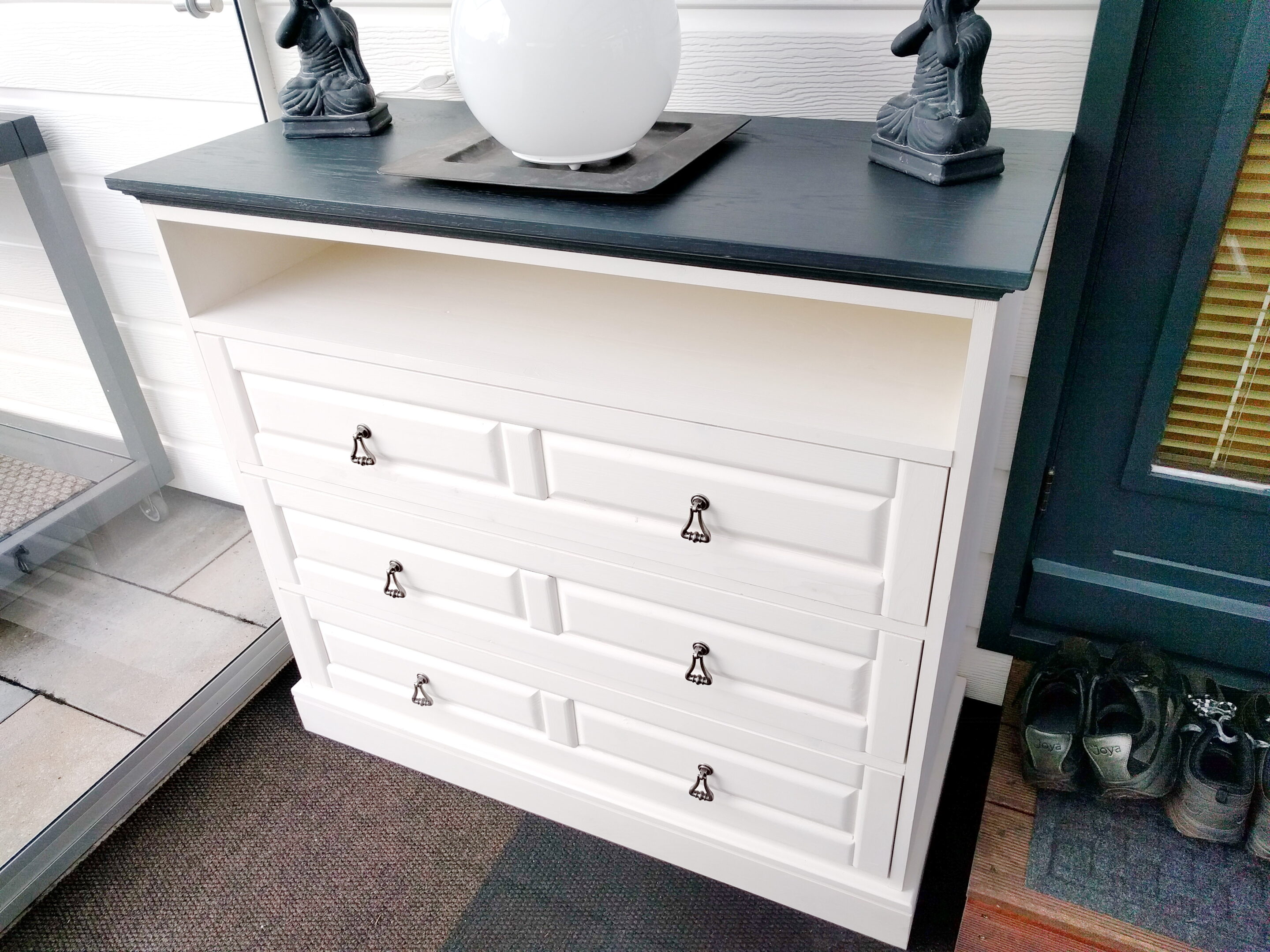 Landhaus-Schrank Landhaus-Schrank