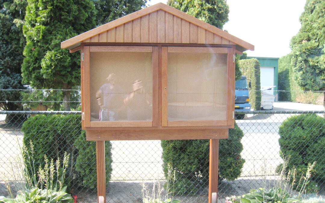 Schaukasten aus Meranti: Bauanleitung und Tipps für draußen