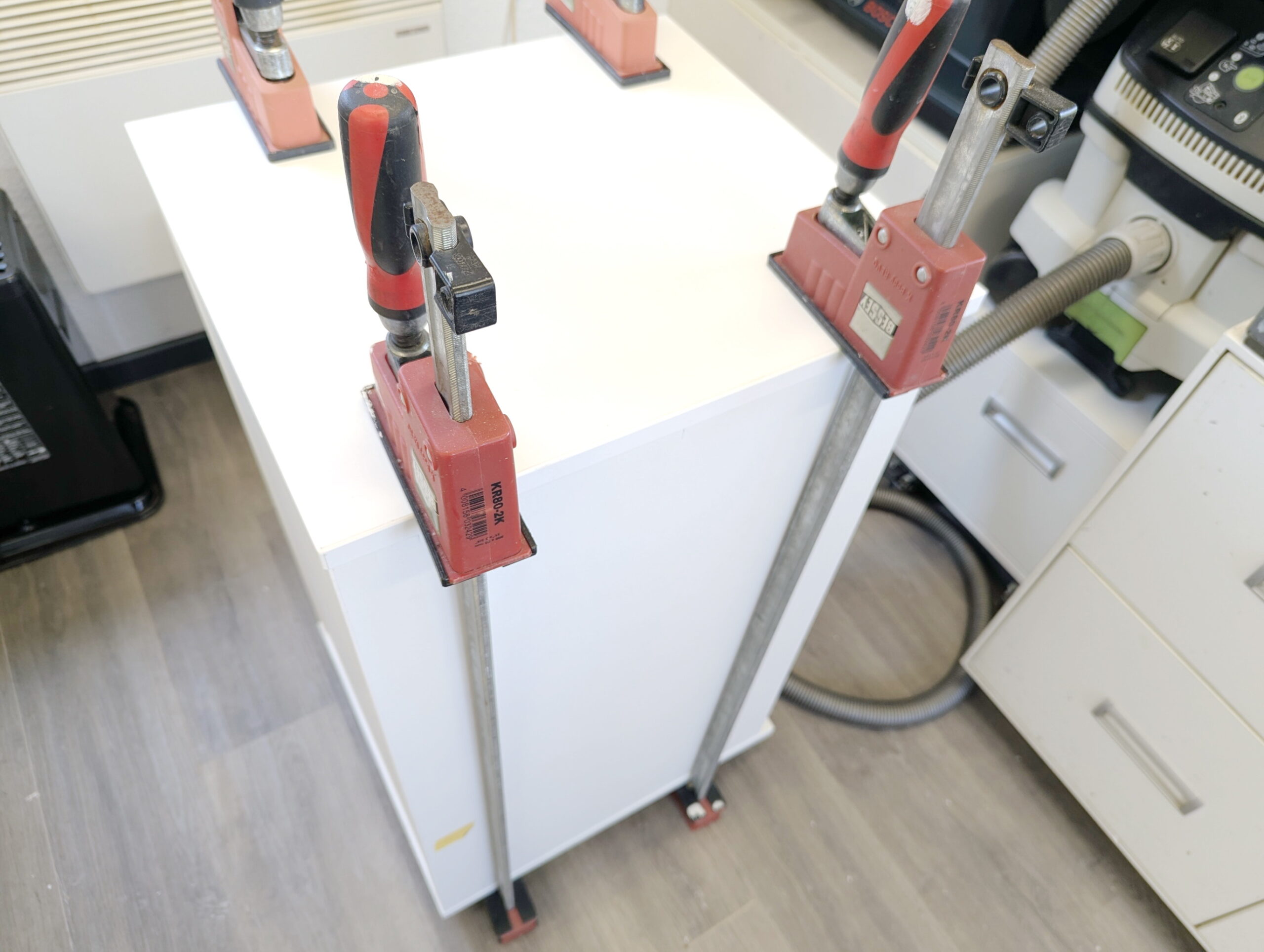 unter Zwingen Schrank WG250